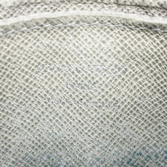 Louis Vuitton Key Cles Coin Pouch - Taiga Glacier Leather - Picture 8 of 9